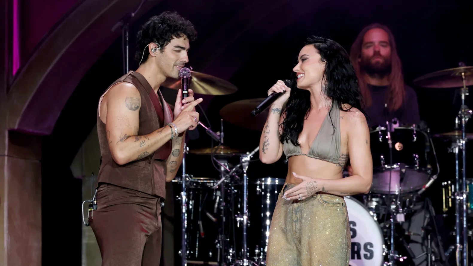 Imagen de la publicación: Reencuentro de Demi Lovato y Joe Jonas cantando canciones de 'Camp Rock'